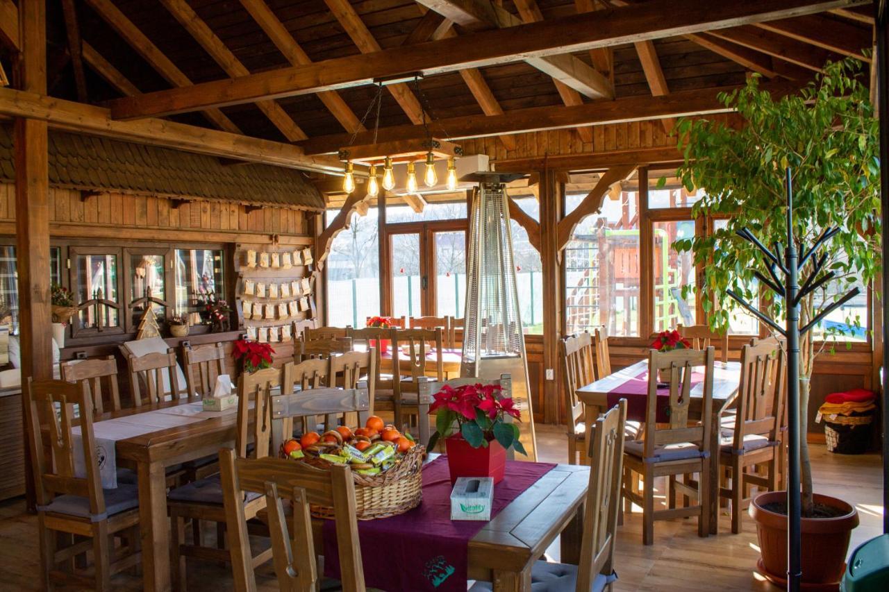 La Casute Hotel Capatineni-Paminteni Ngoại thất bức ảnh