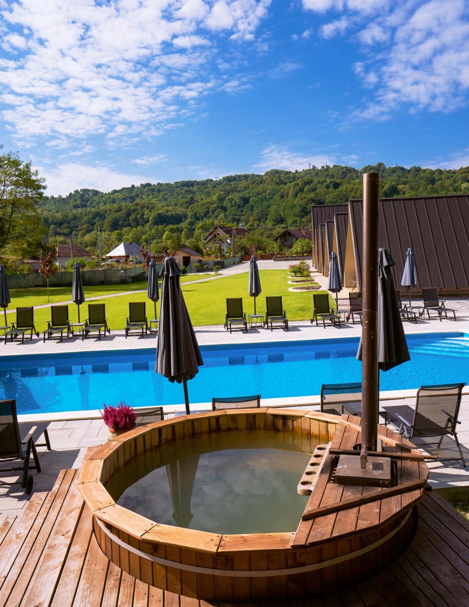 La Casute Hotel Capatineni-Paminteni Ngoại thất bức ảnh